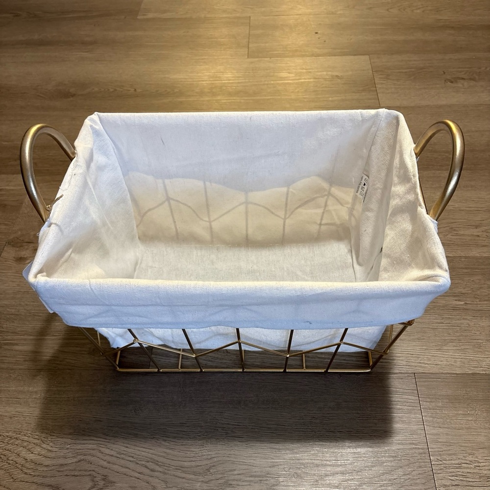 NWT Taylor Madison Storage Basket